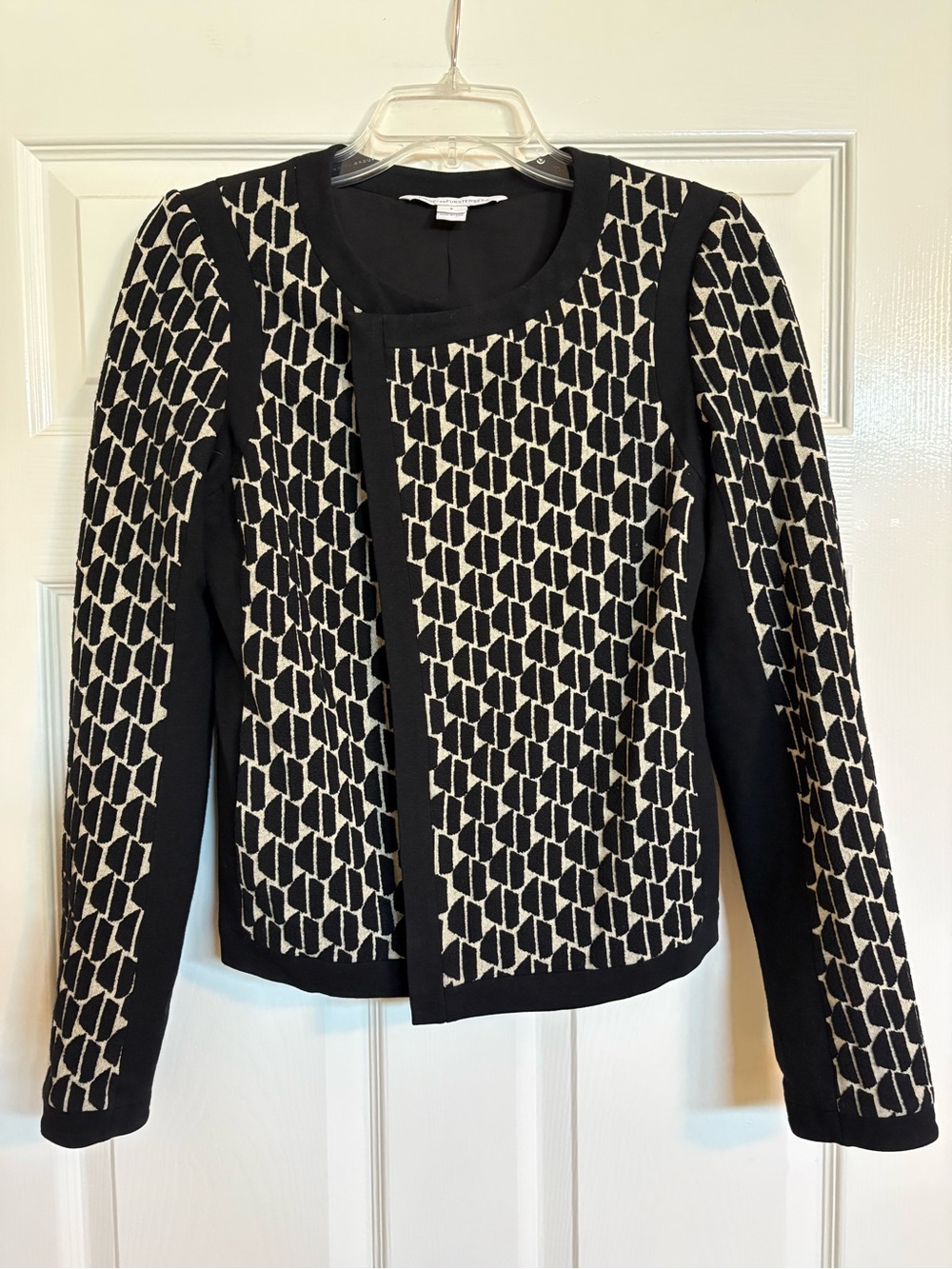 DIANE VON FURSTENBERG Black & Cream Geometric Pattern Jacket Cardigan Sz 6